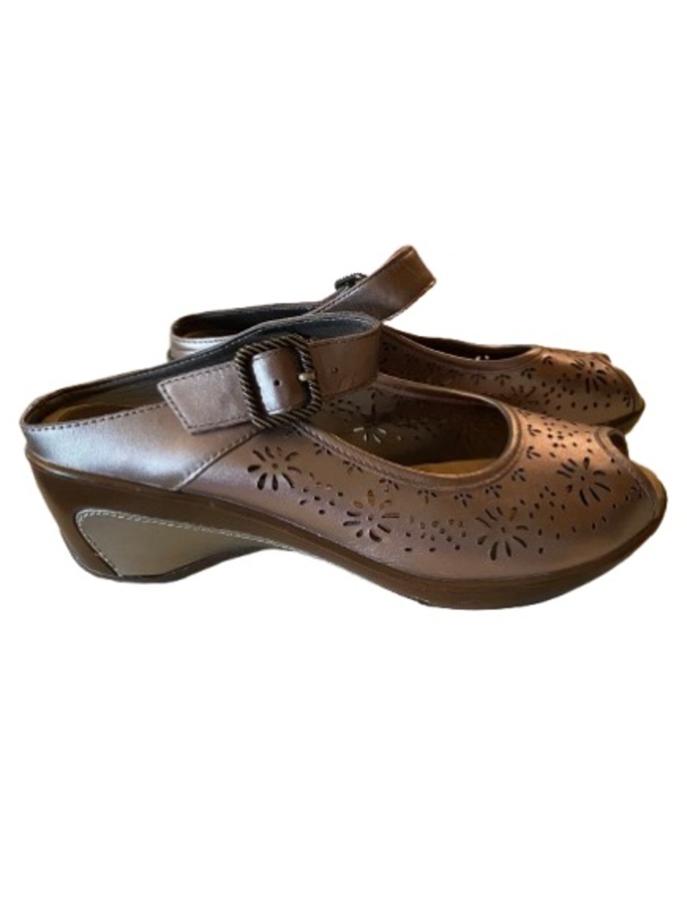 White Mountain Women’s Peep Toe Sandal Size 7.5 Gunmetal Laser Cut Leather Wedge